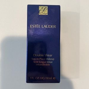 Estēe lauder double wear stay in place makeup
